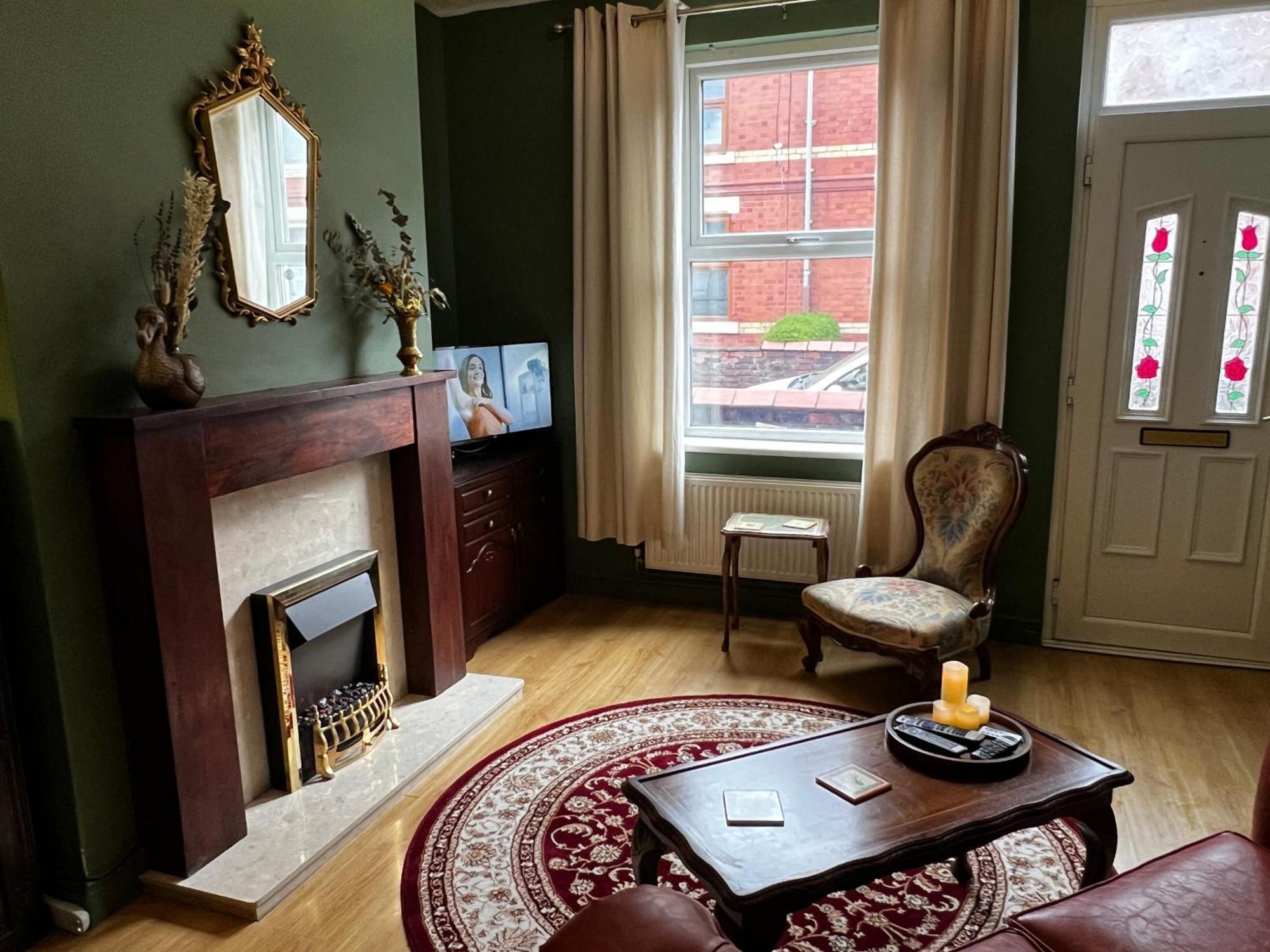 Robin'S Hollow: 2Bd Home Near Wrexham Afc Bagian luar foto