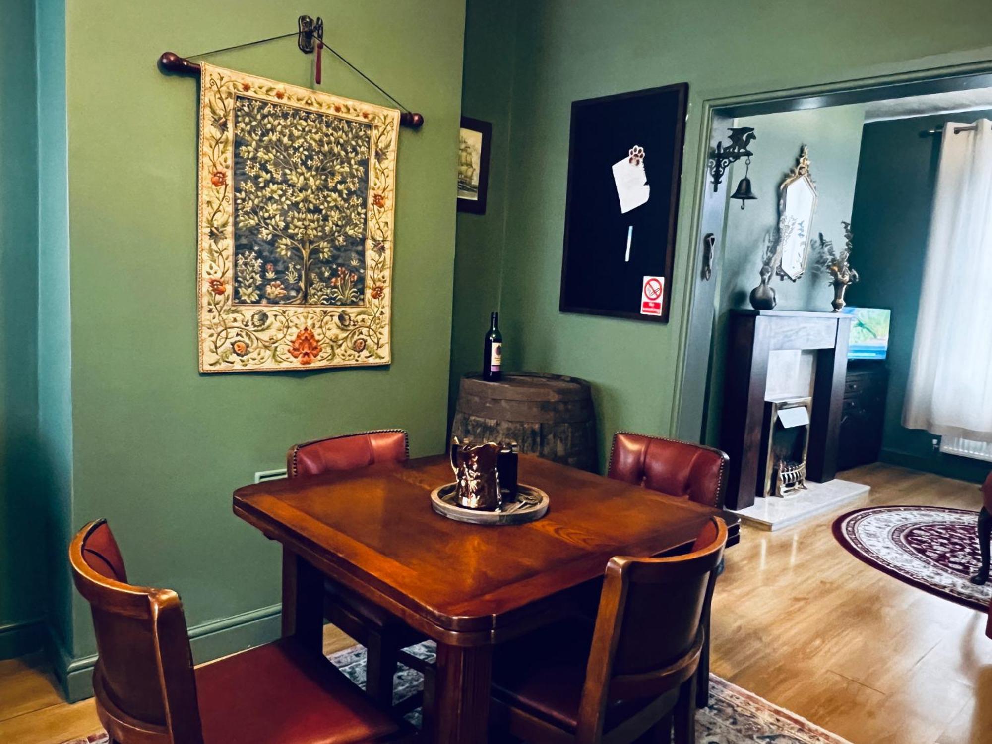 Robin'S Hollow: 2Bd Home Near Wrexham Afc Bagian luar foto